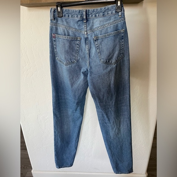 BDG Urban Outfitters| Mom Jeans, Lightly Distressed—Size 25••• - Picture 5 of 11